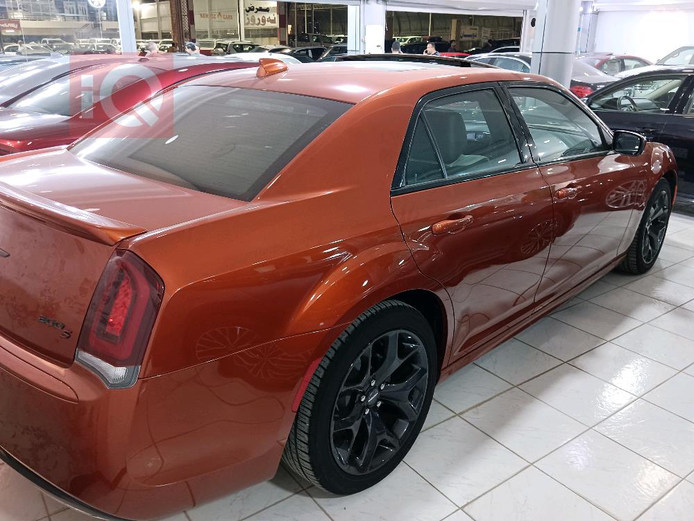 کرایسلەر 300